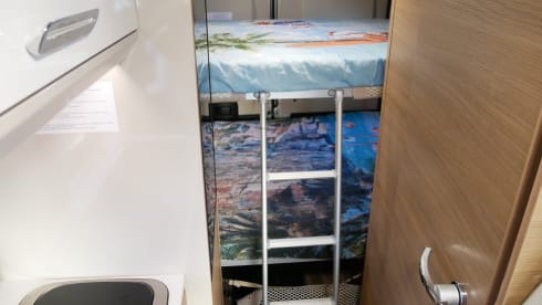McLouis2, Bunk bed, 4 sleeping- 4 seats.