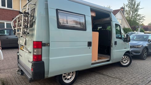 Truus – 2p Peugeot campervan uit 2001