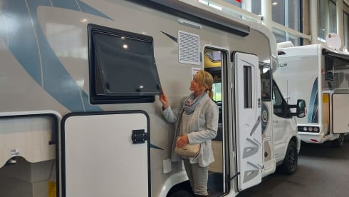 Het pareltje  – Brand new 5p Chausson Ford 170 automatic