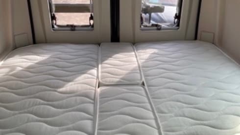 Vany – Fully equipped self-sufficient van