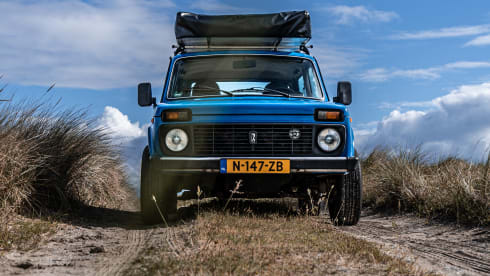 Pjotr – Lada Niva 4x4 met daktent