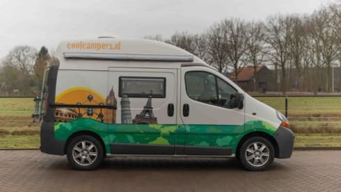 Type 4 – Compact bus camper with a large bed