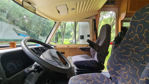 6 person family camper. Hymer integral from 2000