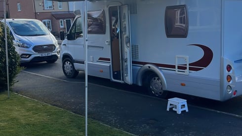 Alfie – 4 berth Renault semi-integrated from 2006