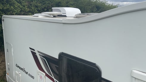 Special edition Lifestyle 696-Black edition – 6 berth Swift Escape Lifestyle 696 2015-breakdown cover included 