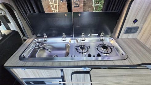 Echo – 2020 high spec all season T6 Camper TV, Toilet, Off grid, Insurance inc.