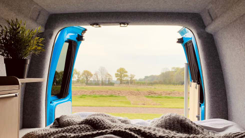 4 Birth – VW Caddy Camper