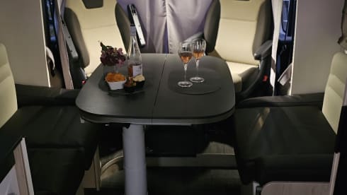 Titanium – Luxury 4 person Camper (extra air conditioning, smart TV, Alpine navigation/radio)