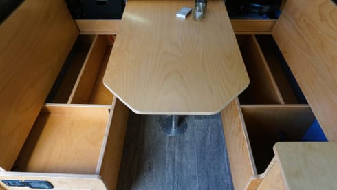 Vanture24 – 2p Volkswagen bus from 2011