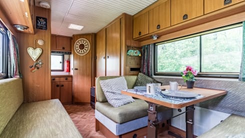 The Dude – Awesome retro camper from 1990