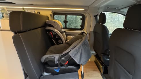 Nuggie – Fourgon aménagé Ford Nugget '25 bien conçu avec 4 couchages confortables