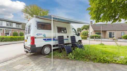 2p Peugeot campervan from 2003