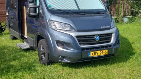 2-person Knaus bus from 2017