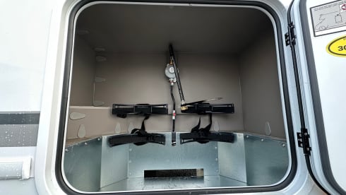 H630 – 3p LMC Tourer H630 semi-integrated from 2024