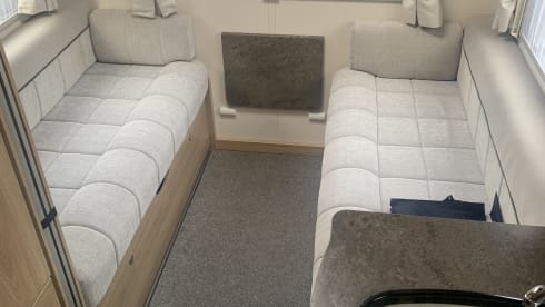 Autoquest 196 – Autoquest 196 motorhome 6 berth (delivery and pick up available)