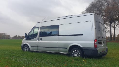 Vanny – 2p Ford campervan uit 2013