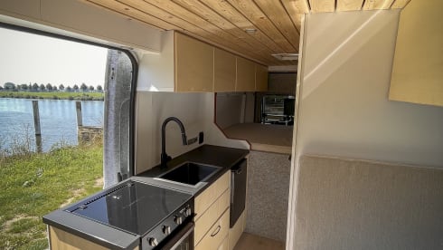 Gerrit – 2p Peugeot bus from 2019