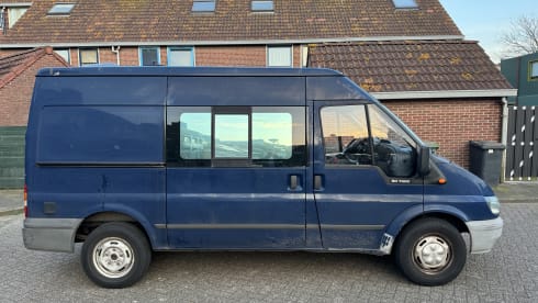 Rendang – Off-Grid Ford Bus Camper - 2p. - for real adventurers