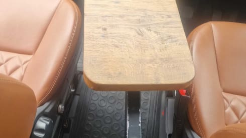 Miss Moneypit – Off Grid 4 berth Citroën Campervan