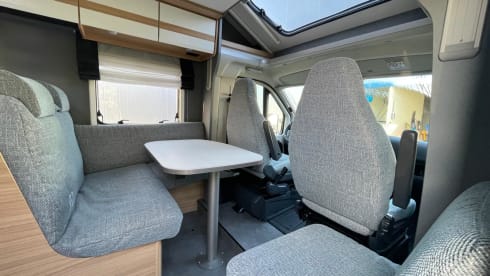 Fully furnished 4p Dethleffs semi-integrated from 2021