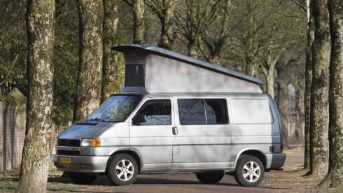 Sunset - VW T4 California with sleeping roof; vending machine