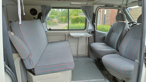 De Bobbel – Ford Nugget West Falia Bus Camper