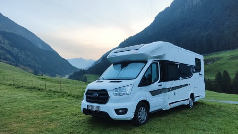 The Yellow Spark. – brand new all-in mobile home 4p