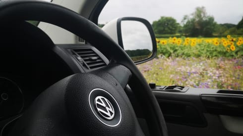 Daisy – 4 berth Volkswagen Camper Van (newly converted 2022)