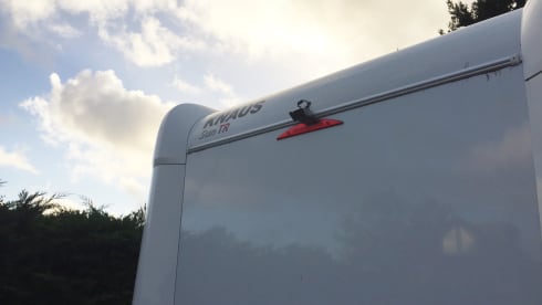 Nice walk with spacious 4-person camper