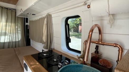 Vangogh – Unique van !!