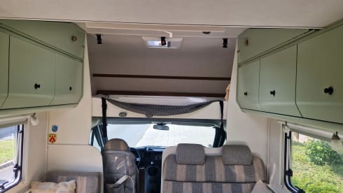 Hymer Carado A366 – Lovely spacious family camper! 