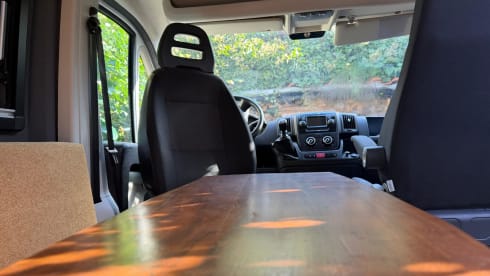 Ragnar – Citroen JUMPER jouw comfortabele reiscamper met ruime dwarsbedden