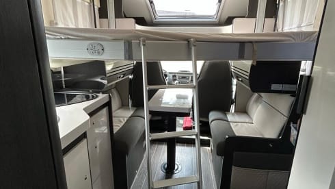 RT 267 – 4p Roller Team semi-integrated uit 2022