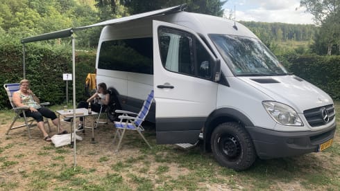 2p Mercedes-Benz bus from 2008