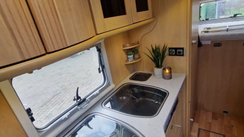 Huisje op wielen – Beautiful spacious integral camper