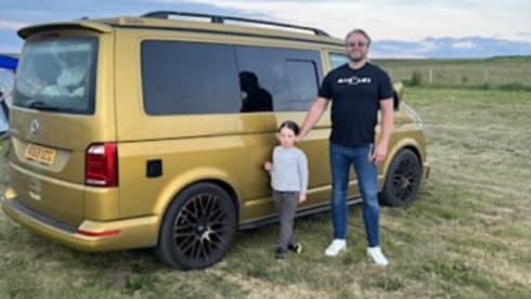 Goldbug – Stunning Luxury VW - Sleeps 4 with awning
