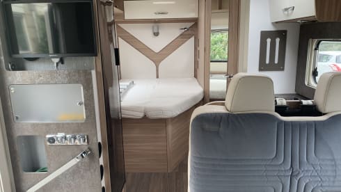 Integral very spacious camper Mercedes Burstner 2020