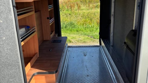 Hymer-Wohnmobil für 4 Personen, integriert ab 2015