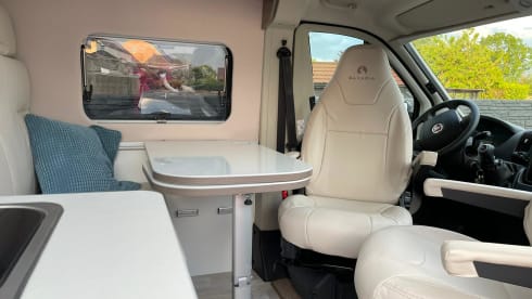 BusCamper Bavaria - 2 personen (+ 1 hond)