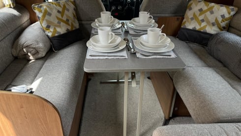 Posh Motorhomes – 4 berth Fiat semi-integrated from 2019