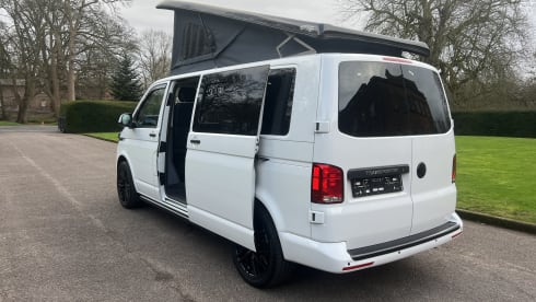 Maggie  – 4 berth Volkswagen campervan from 2023