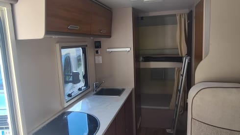 Noleggio camper mansardato Rimor Hygge 7