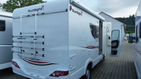 H- type – Compact camper with automatic transmission, luxury camper with all the trimmings