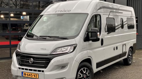 ETRUSCO /Laika CV600DB camping-car à partir de 2021 140cv auvent complet / ensemble de jardin