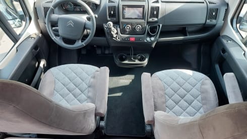 grijs – 2p Carado semi-integrated from 2022
