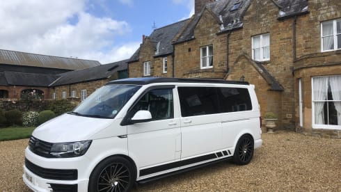 T32 r – Transporter l w b pop top with bed 