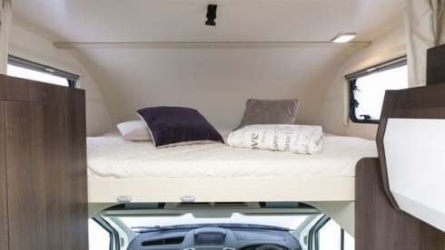 Jura – Jura - 5 Berth Luxury Motorhome