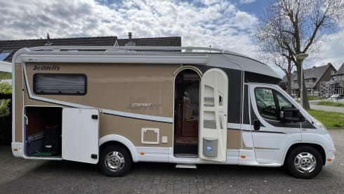 Esprit – 2p Dethleffs semi-integrated camper from 2014