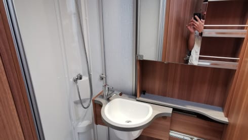 Weinsberg Familien-Mobil 6x Sitz & Schlaf, Klimaanlage, Gefrierfach