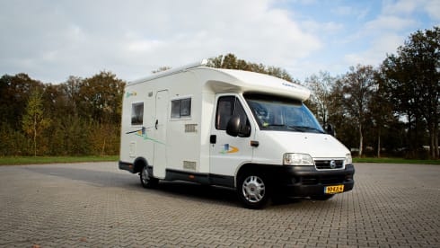 Nice Chausson Camper 🚐✨ (compact & complet)